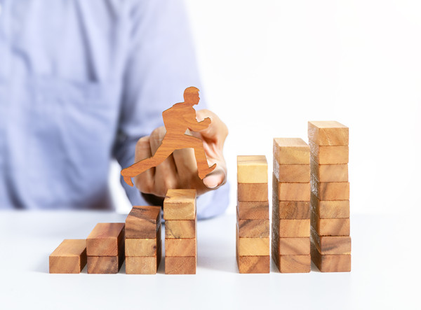 企業(yè)戰(zhàn)略規(guī)劃的步驟是什么？如何落地實(shí)施？