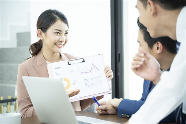 績效評(píng)估與反饋：客觀評(píng)估，持續(xù)改進(jìn)
