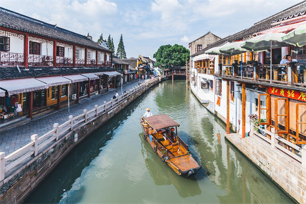 以文化賦能經(jīng)濟社會發(fā)展，企業(yè)營銷管理對此有何啟發(fā)？