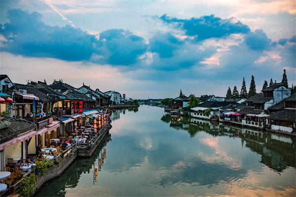 以文化賦能經(jīng)濟(jì)社會(huì)發(fā)展，企業(yè)營(yíng)銷管理對(duì)此有何啟發(fā)？
