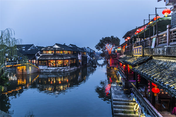 戰(zhàn)略規(guī)劃分析：村民不滿古鎮(zhèn)收門票，指引游客逃票