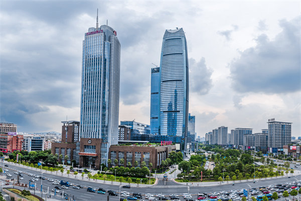 企業(yè)卡在增長瓶頸管理老套，東莞管理咨詢能劈開新路嗎？